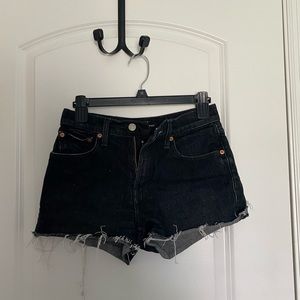 LUCKY BRAND DISTRESSED RELAXED SHORT SIZE 00!